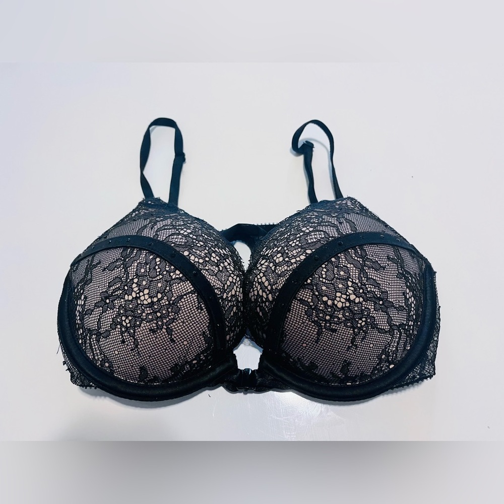 Victoria Secret Bombshell Size 32B Great Condition